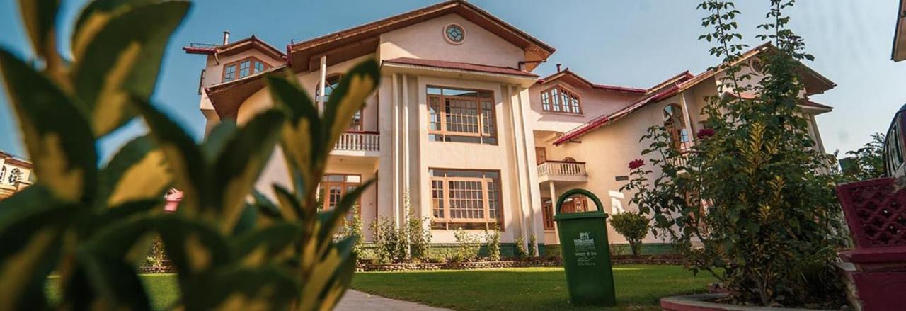 Hotel Al Azrah Srinagar  Bagian luar foto
