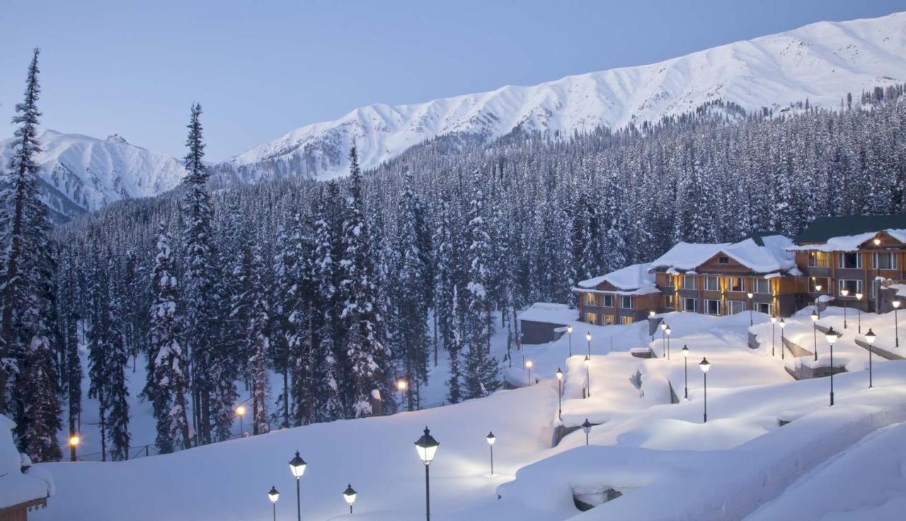 Hotel Al Azrah Srinagar  Bagian luar foto